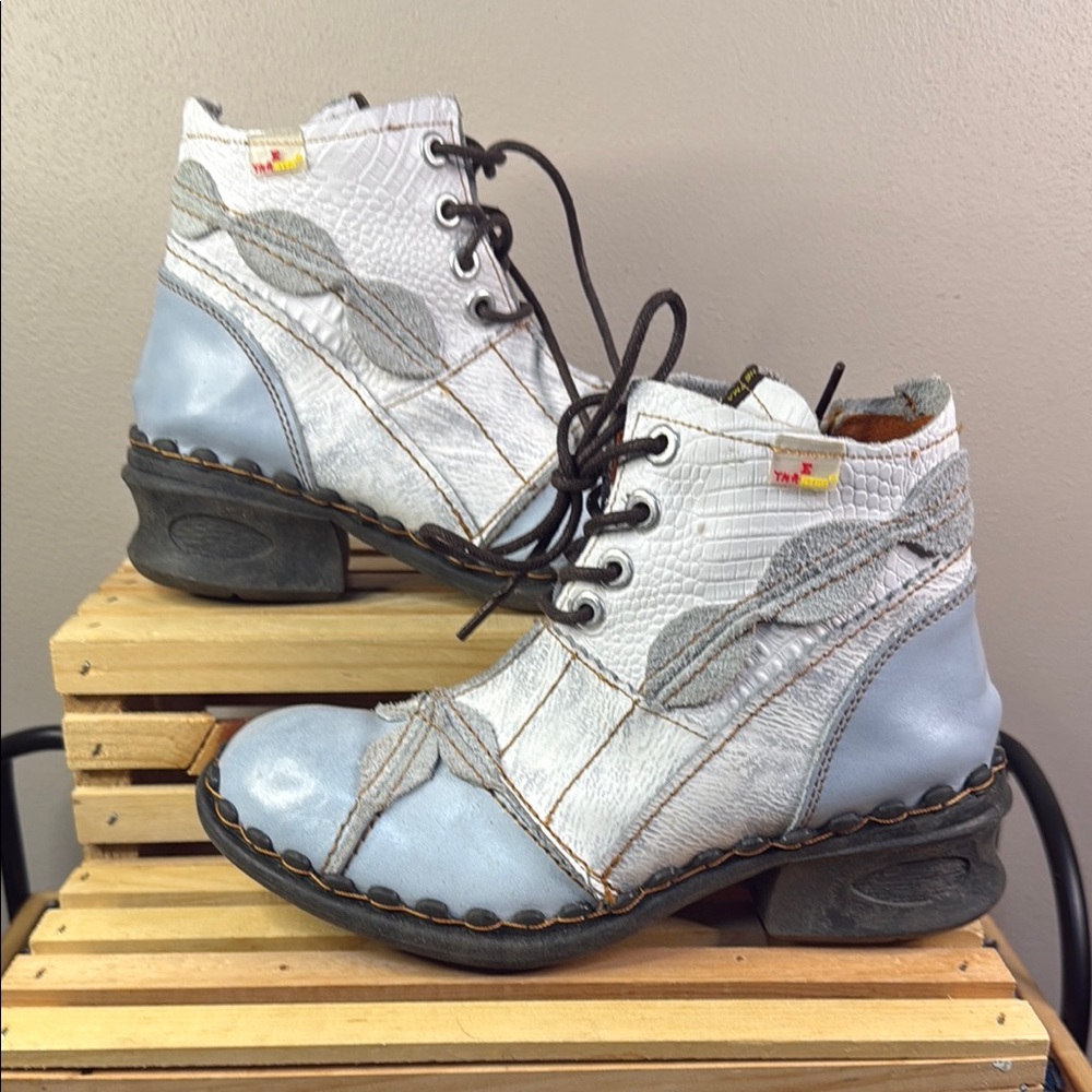 TMA Eyes Boots 7.5 “Like New”